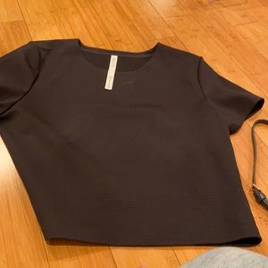 Lululemon structured black crop top size 12